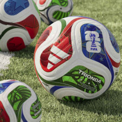 Fotbalový míč ADIDAS FIFA World Cup 26™ TRIONDA PRO